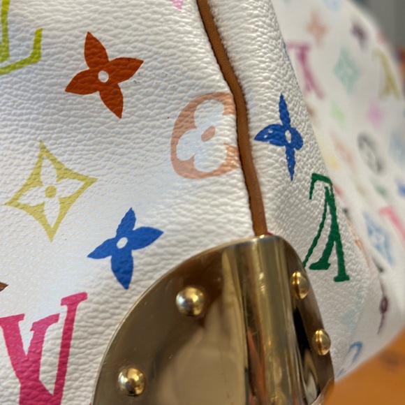 Authentic Louis Vuitton bag 💕 - Picture 11 of 16